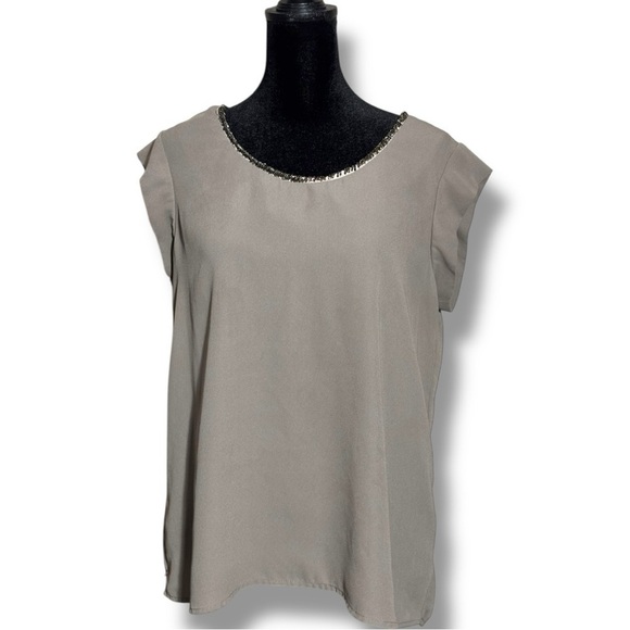 Pleione Tops - PLEIONE Women's Small Beaded Neckline Flowy Elegant Gray/Green Short Sleeve Top